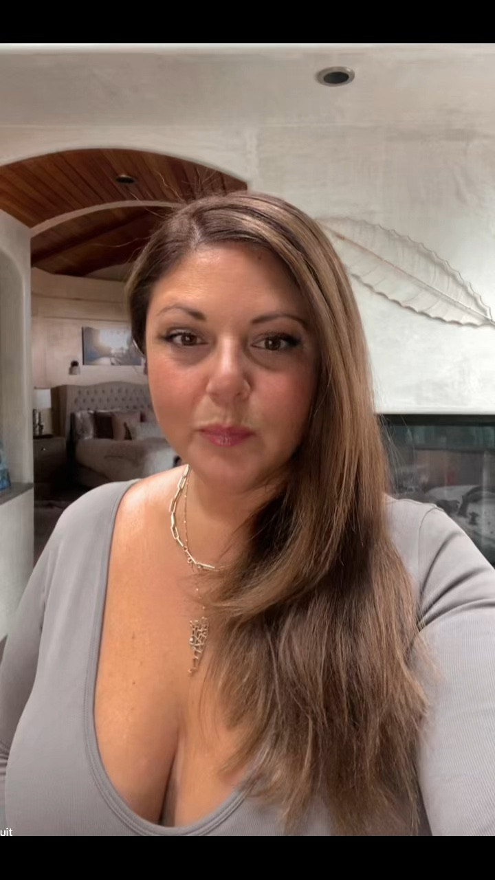 This bodysuit is an A+ for me 🤩 Has very thick material that holds you in. Has the chest “accent” that actually fits the bigger chest ladies, and is full booty coverage. 🤎 #lifestyleswiththepeas #fypツ #midsize #ltk #amazon 