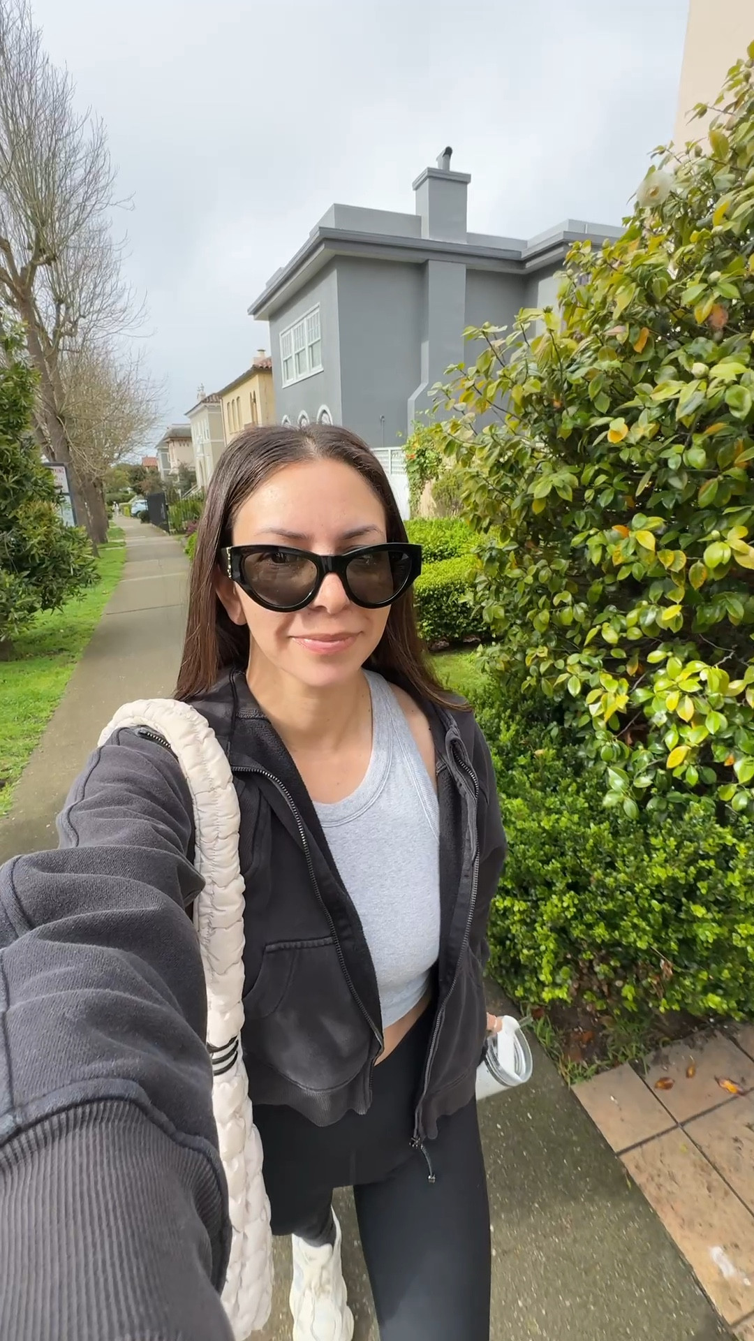 Barre ootd

@Alo Yoga bra top- medium
@abercrombie leggings- small short
@lululemon hoodie- xs/s
@Target puffer tote bag
New balance 9060 sneakers
Tavi grip socks
YSL sunglasses

Petite, petite leggings, active wear, fitness, Pilates outfit, barre outfit, cat eye sunglasses 


#LTKActive #LTKPetite #LTKfitnessgoals