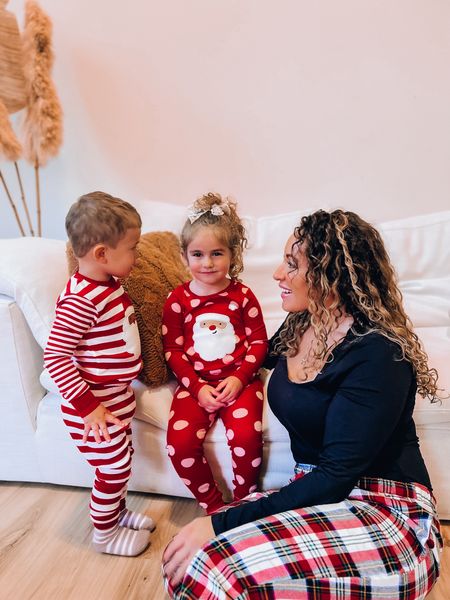#AD Matching holiday pajamas for the little ones? immediately YES! @Carter's Just One You, exclusively at @Target, has the cutest and coziest holiday PJs to make family nights extra special. They come in a pack of 2 for babies up to 10 years old so all the kiddos in the family can match! #Target #TargetPartner #carters #cartersJustOneYou

#LTKbaby #LTKkids #LTKHoliday