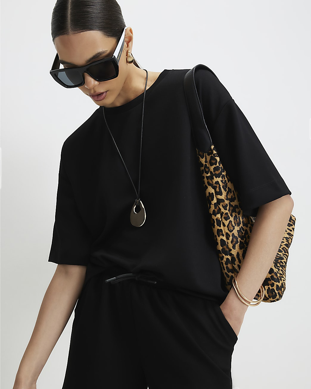 Black Premium Short Sleeve Boxy T-shirt | River Island UK & IE