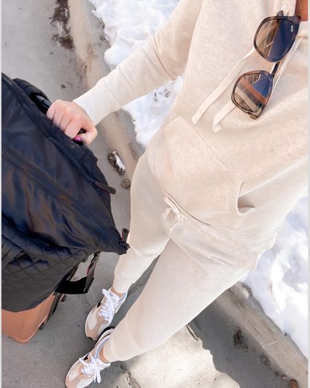 Two-piece set - sz med
Travel outfit
Skiing
Sweatsuit


#LTKfindsunder50 #LTKfindsunder100 #LTKsalealert