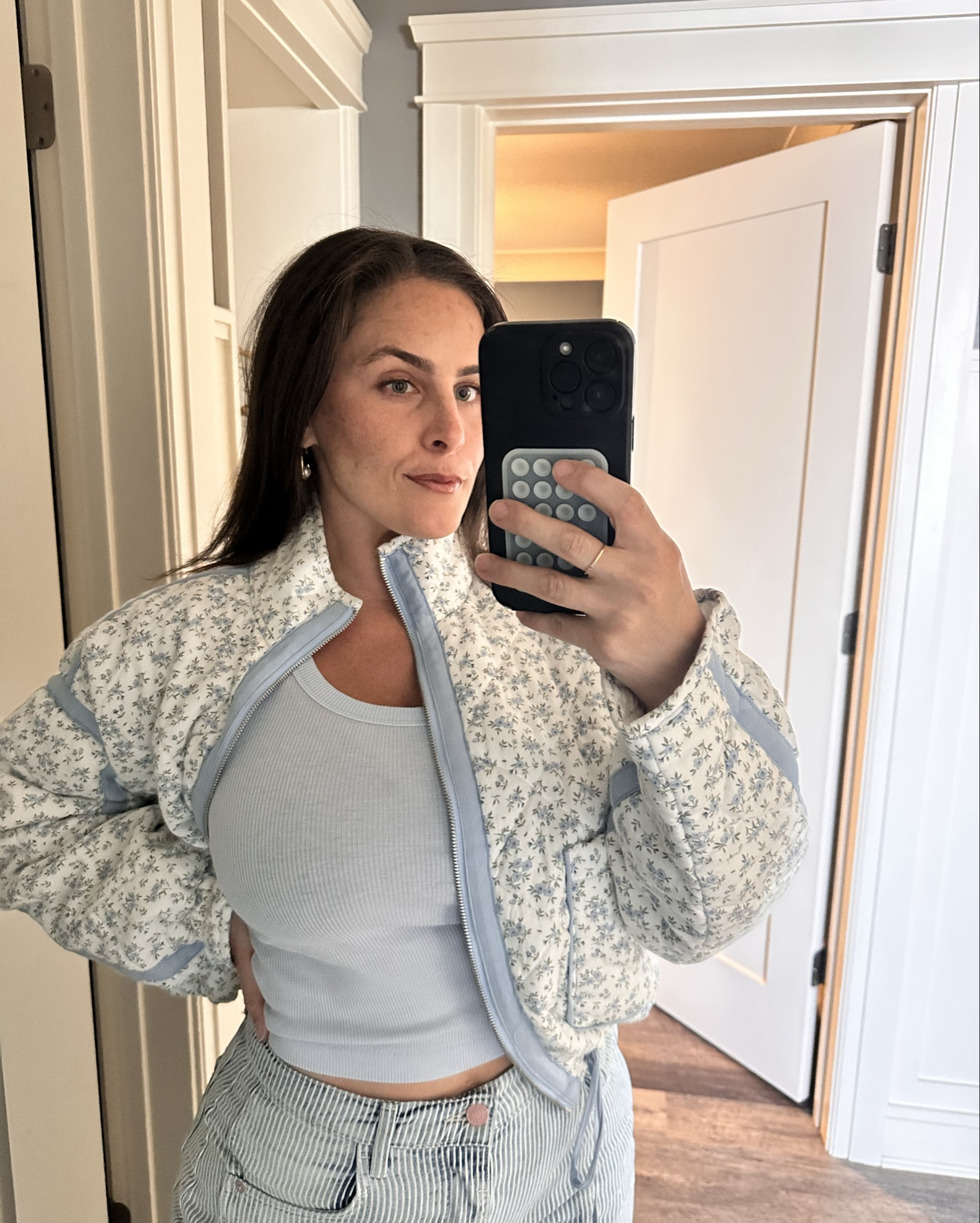 How cuteeeee is this quilted jacket?!! And so reasonable, found it at Nordstrom rack for under $50 ! + it comes in other prints. Wearing size S
#blanknyc #nordstromrack 

#LTKFindsUnder50 #LTKMidsize #LTKStyleTip