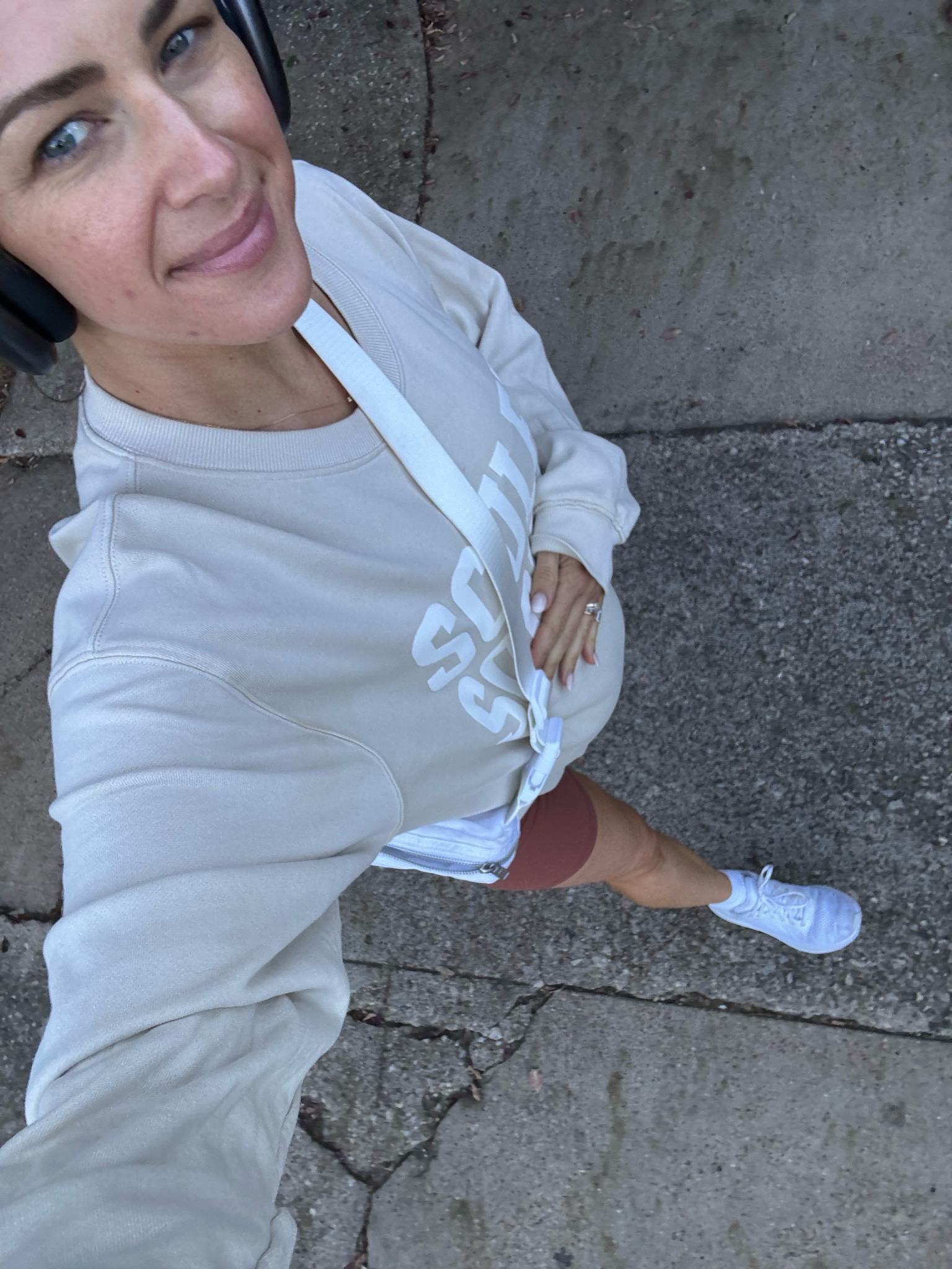 Walking OOTD🤍🤎 loving this cooler weather towards the end of my pregnancy. Wearing some of my favorite activewear I’ve worn throughout my pregnancy 

#LTKActive #LTKFitness #LTKBump