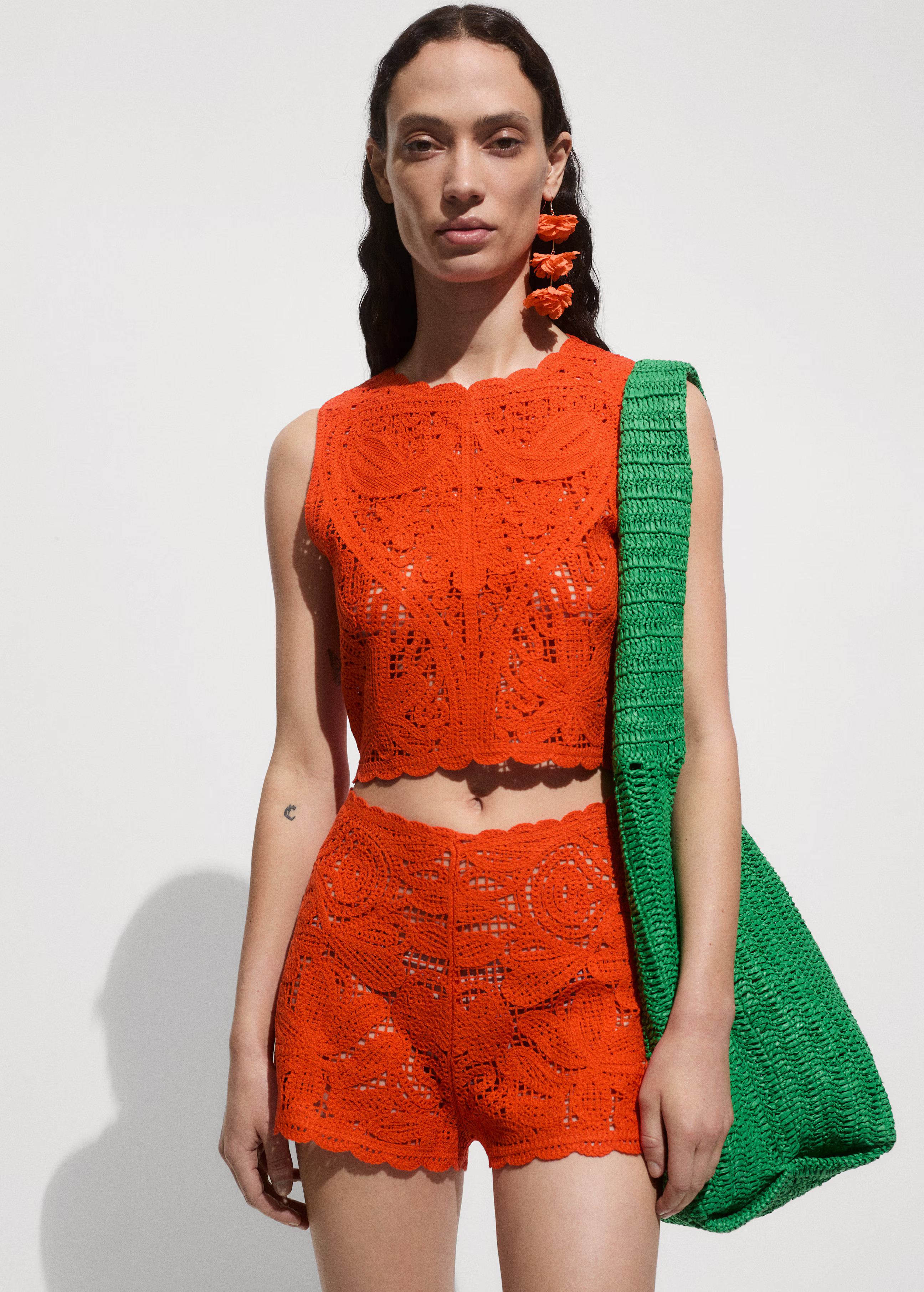 Crochet top with flowers | MANGO (US)