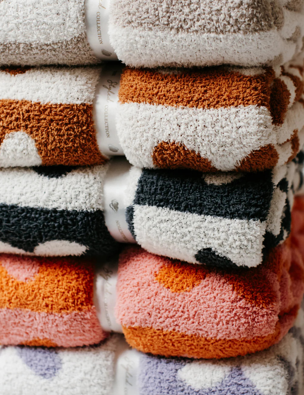 TSC x Tia Booth: Mod Daisy Buttery Blanket | The Styled Collection