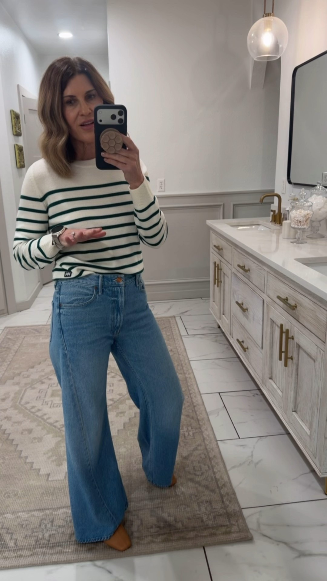 Ootd
HH sweater size small
Jeans size 27

#LTKOver40