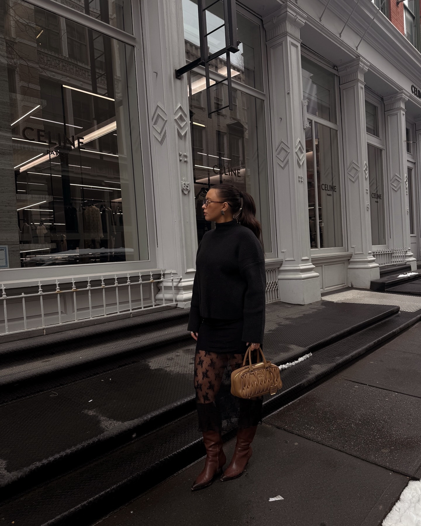 window shopping✨

#nycstyle #effortlesschic #neutralstyle #outfitinspiration