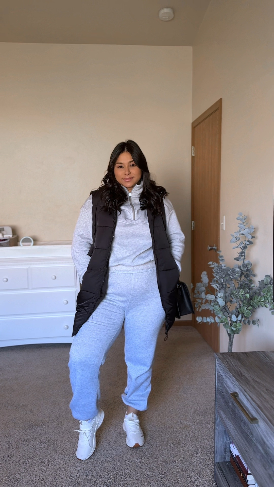 Estos conjuntos deportivos calentitos son un hit para vestirnos rápido, sentirnos lindas y cómodas 🫰🏼