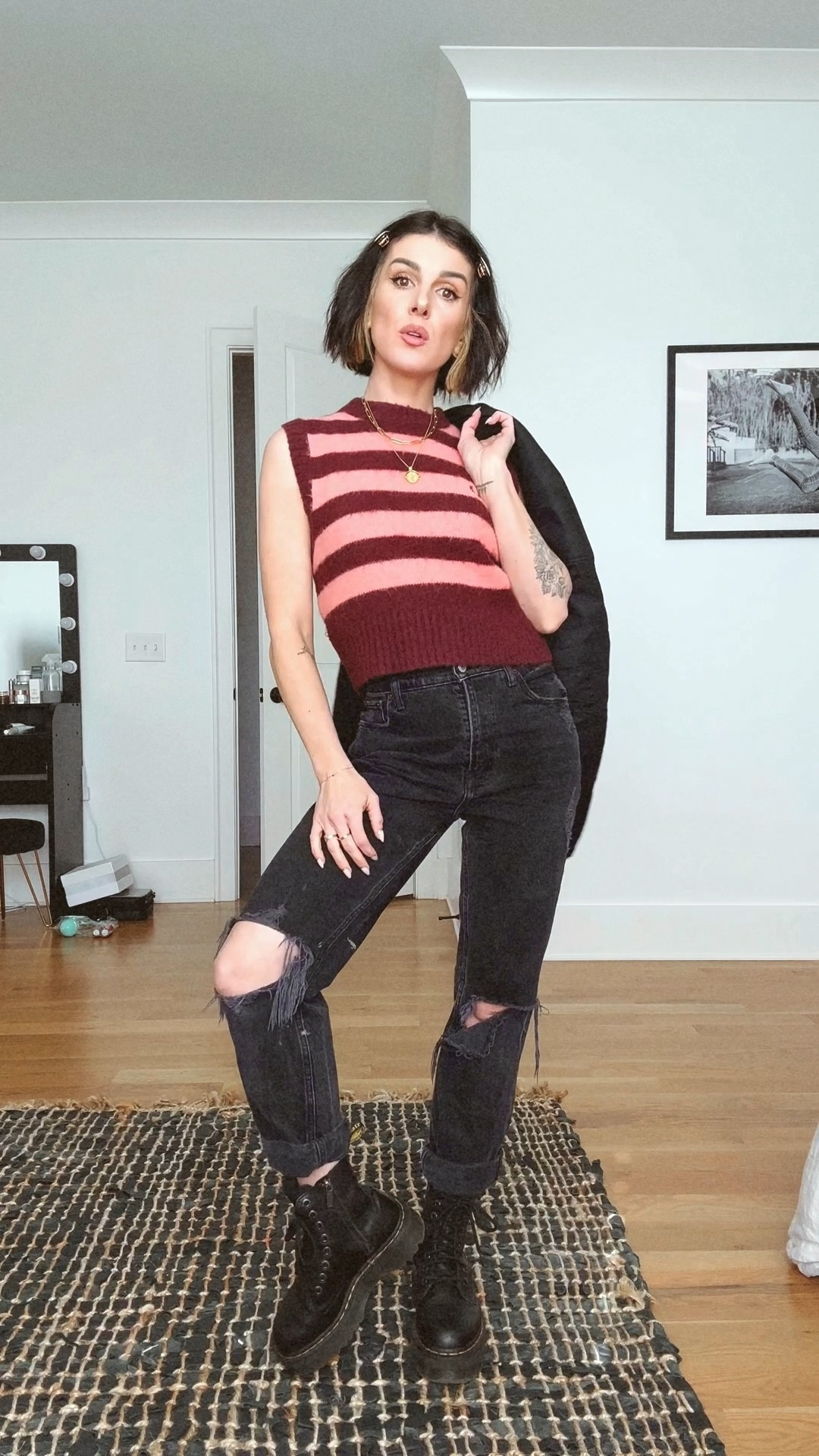 Errand day with a rare dose of color 💕🖤

#LTKSeasonal #LTKstyletip