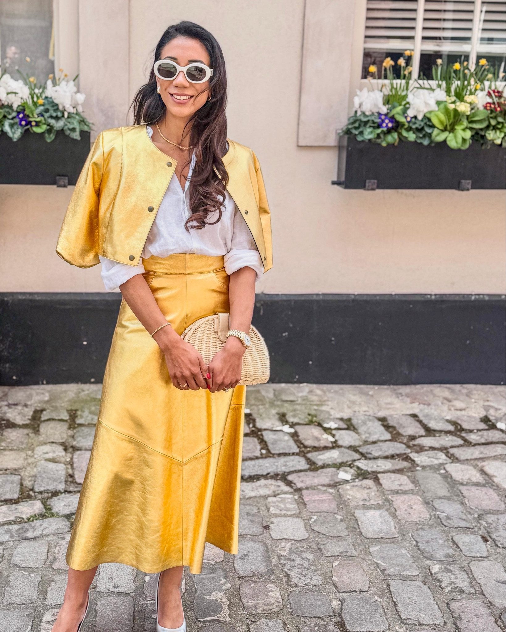 Phillipa London gold leather skirt and cropped jacket set ⭐️

Autumn outfit, autumn style, leather skirt, midi skirt, linen shirt, party wear

#LTKFashionMonth #LTKautumn #LTKdatenight