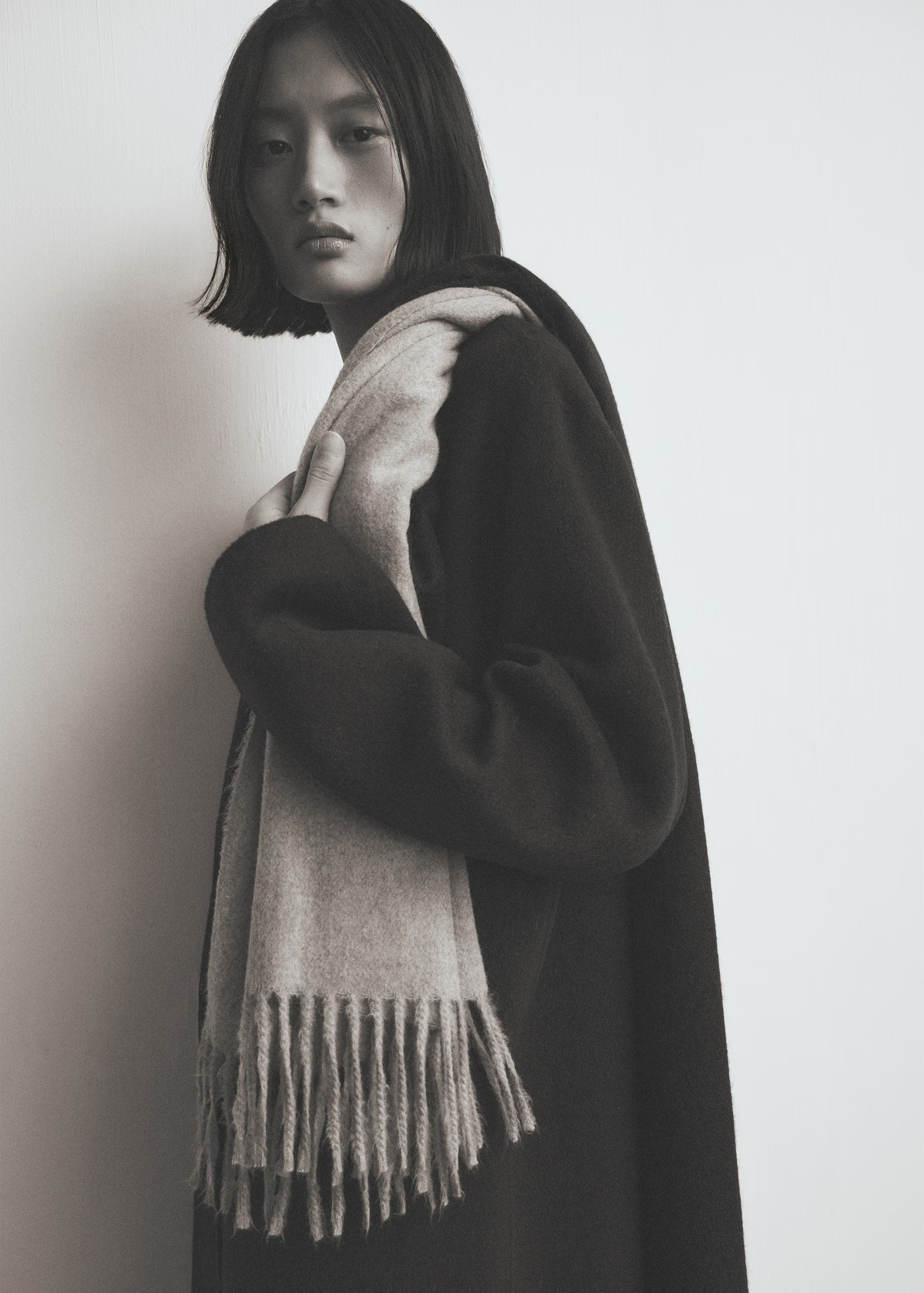 Fringed edge scarf - Women | MANGO USA | Mango (US/MX/AU)