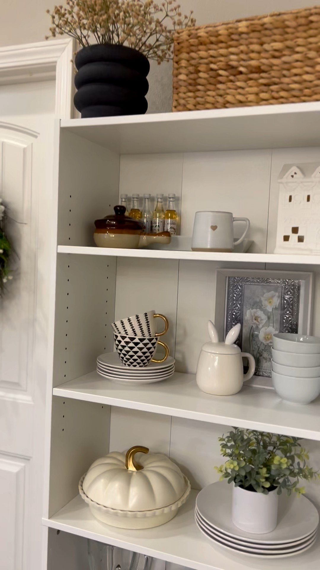 Kitchen details! Kitchen inspiration! Kitchen design! Kitchen decor 

#LTKHome #LTKStyleTip