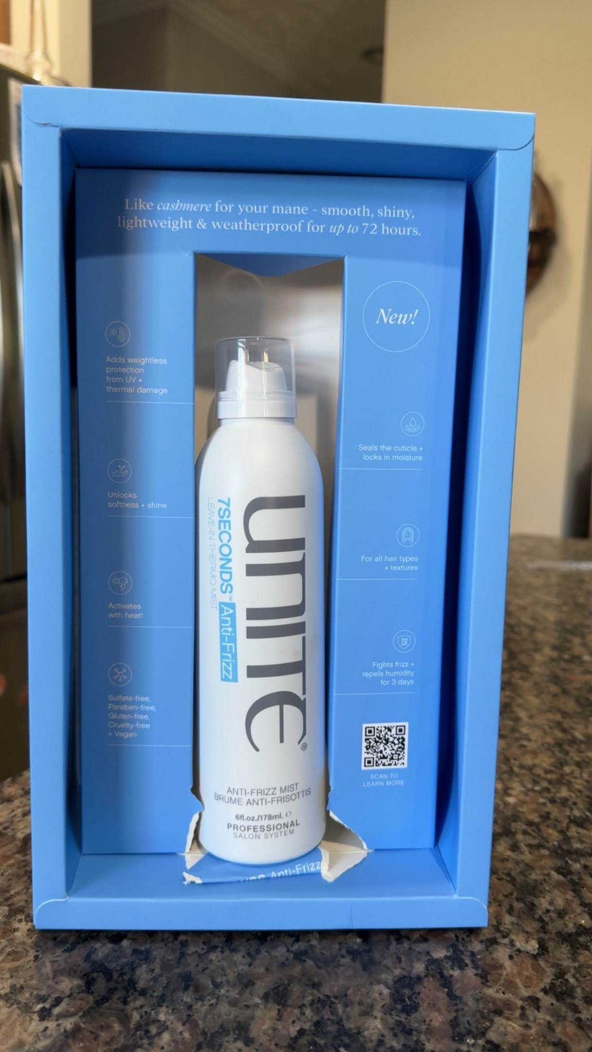 7SECONDS Anti-Frizz Mist is officially in my daily routine — lightweight, shiny, zero crunch, and actually fights humidity (for DAYS).
Cashmere for your hair? Say less.
