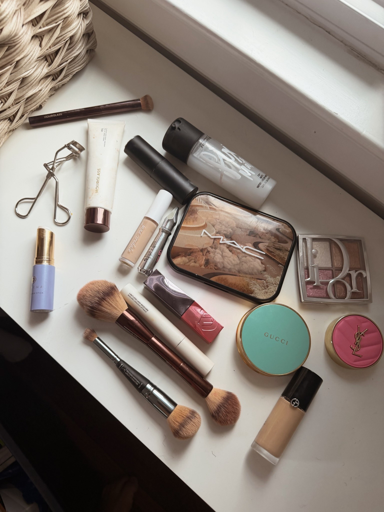 My easy natural 10 min face lately 🧖‍♀️♥️

Today’s natural bronzey look Shades: Glow palette - 001 universal glow Blush - 87 pink voltage Brow gel - color 3 Foundation - 5.3 Dior stick - 03 medium Lip - shade text em Concealer shade 3W // custard

#LTKBeauty #LTKmorningroutine #LTKselfcare