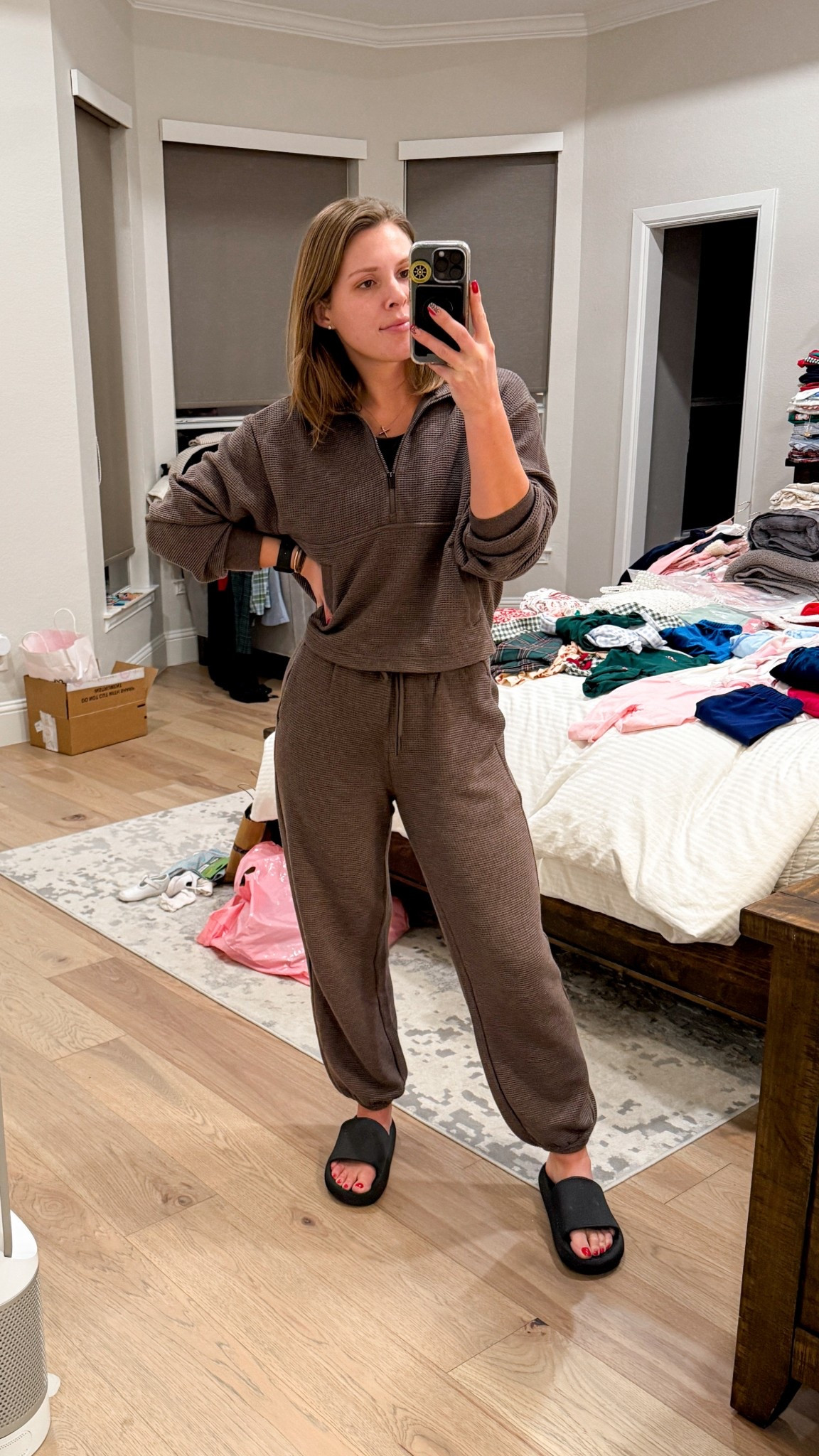 No makeup. Completely drowning in laundry & purging my whole house. But that’s ok because I still feel cute in this adorable set that 40% off right now. 

Ps: it’s so good I have it in 2 colors🤭

#LTKdayinmylife #LTKFindsUnder100 #LTKmomlife