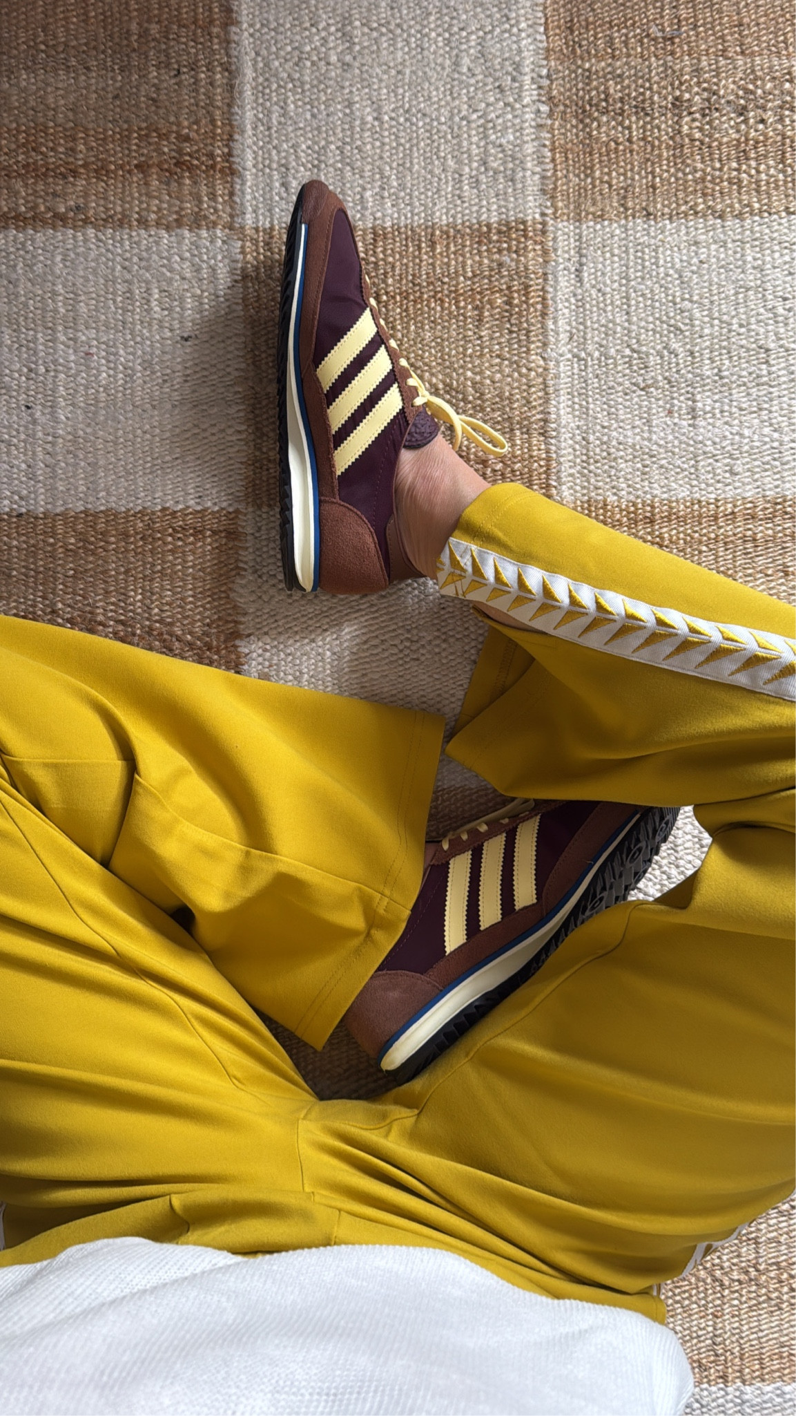 If fall were a sneaker ☀️🤎☀️🤎

Adidas, Nicole Colee, brown sneakers, the upside, fall fashion 

#LTKSeasonal #LTKStyleTip #LTKShoeCrush