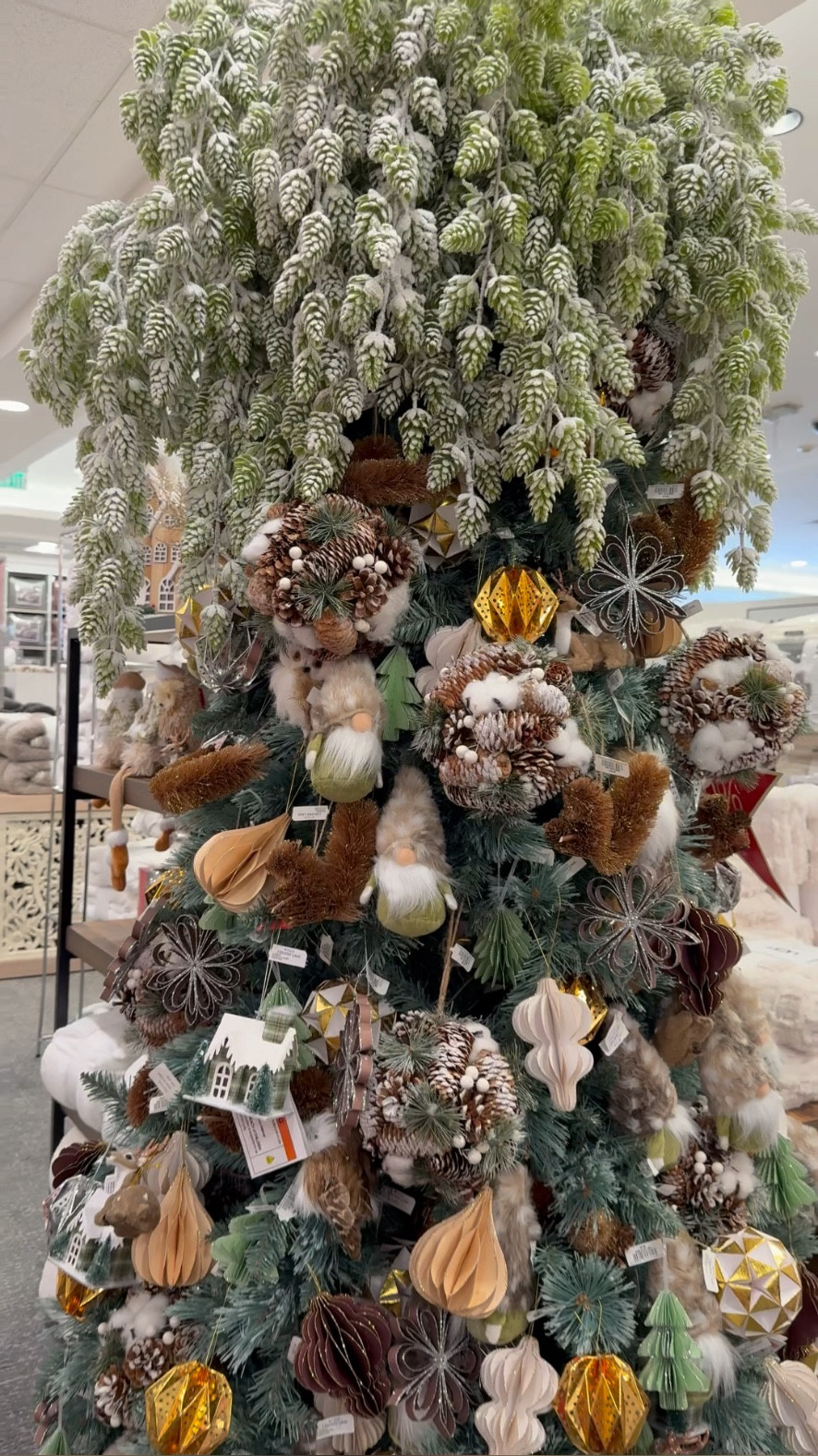 Last minute Christmas decor that is currently on sale!! 🎄If you haven’t been able to decorate until now know that so many decorations are available and, at half the price right now 🤗🎁

#LTKHoliday #LTKFindsUnder50 #LTKSaleAlert