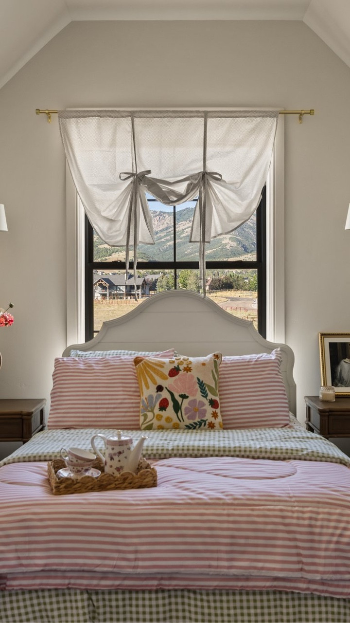 The dreamiest vintage inspired girls room 🩷

#LTKHome #LTKSaleAlert #LTKFindsUnder50