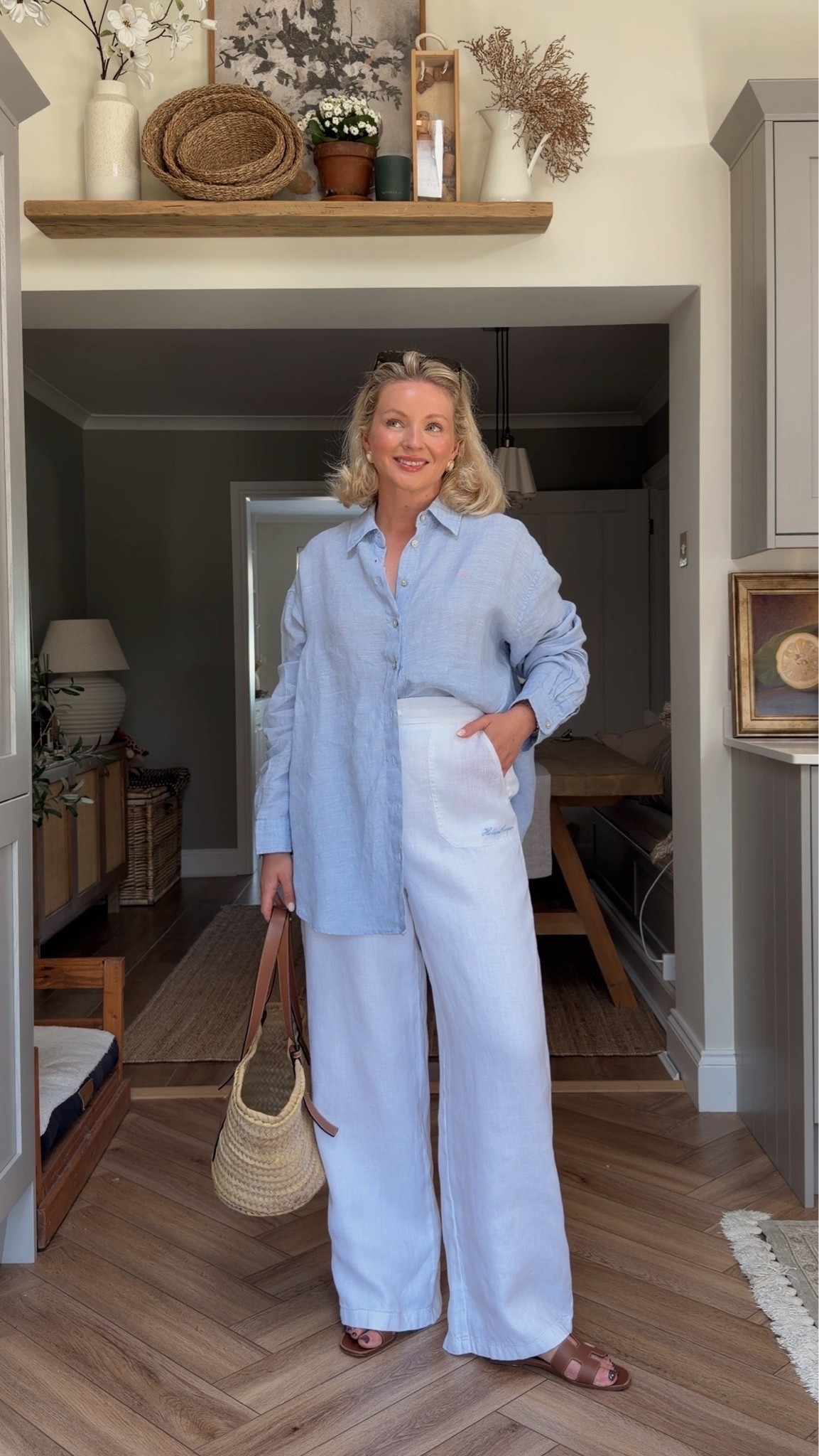Wearing size M in the shirt, it is oversized so maybe an S would have been ok but I like a linen shirt nice and loose! Size 10 in trousers 🤍 @hollandcooper