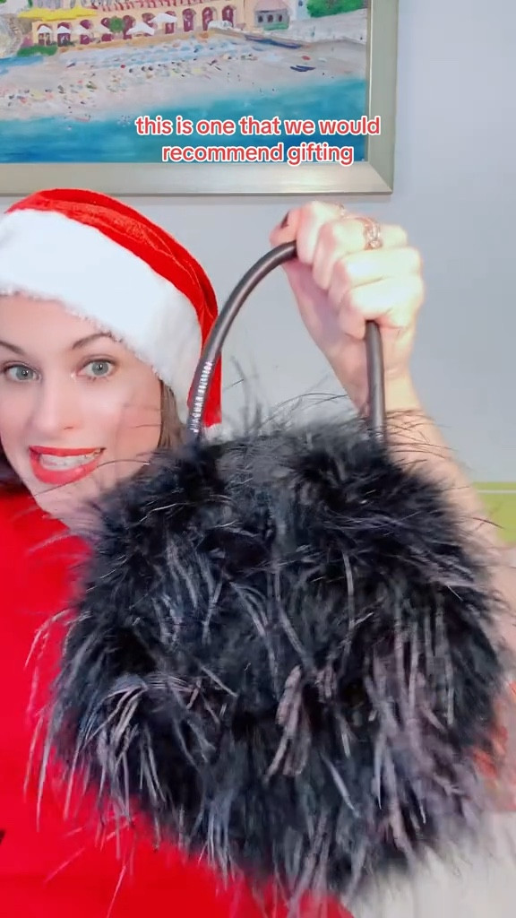 Holiday Gift Guide for her: handbag edition! Here are the handbags we recommend gifting this holiday season ❤️🤶🏻🎁

#LTKHoliday #LTKGiftGuide #LTKSeasonal