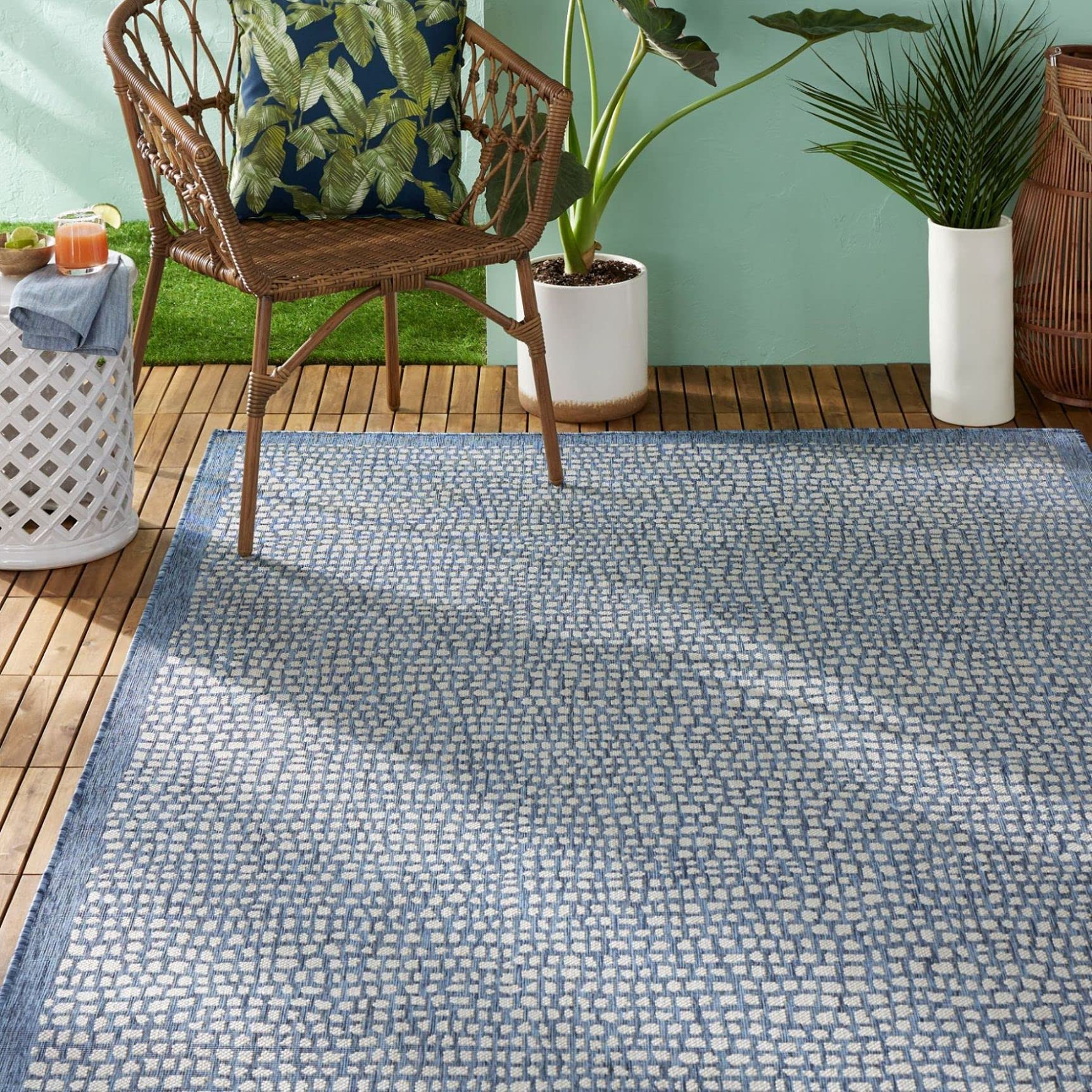 Tommy Bahama Marlin Transitional Indoor/Outdoor Area Rug, Blue, 5'3"x7'3" | Amazon (US)