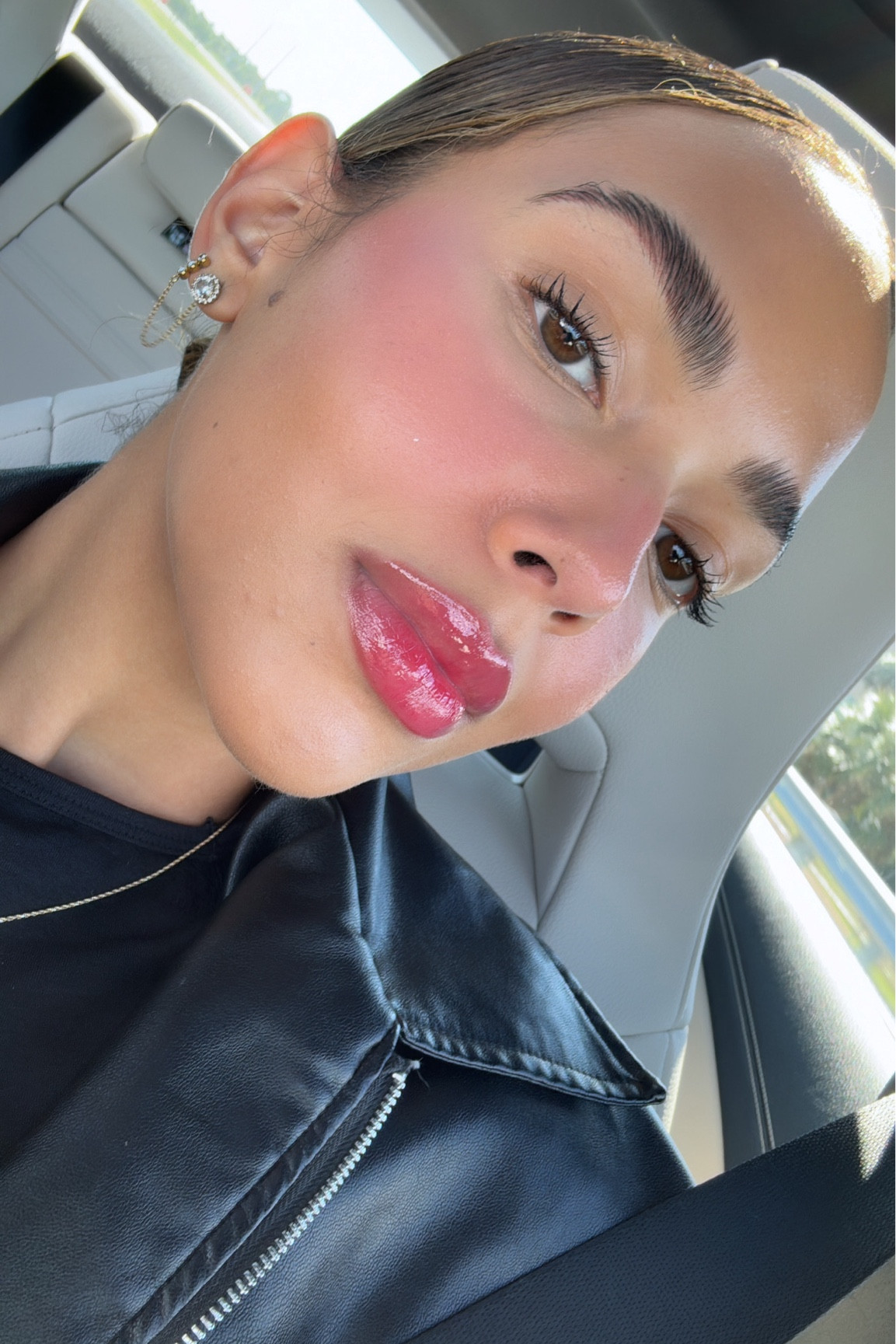 lip oil que estoy AMANDO! Hidrata muchisimo y el color y olor es TOP💫
Estoy usando el tono 04

#LTKBeauty #LTKFindsUnder50