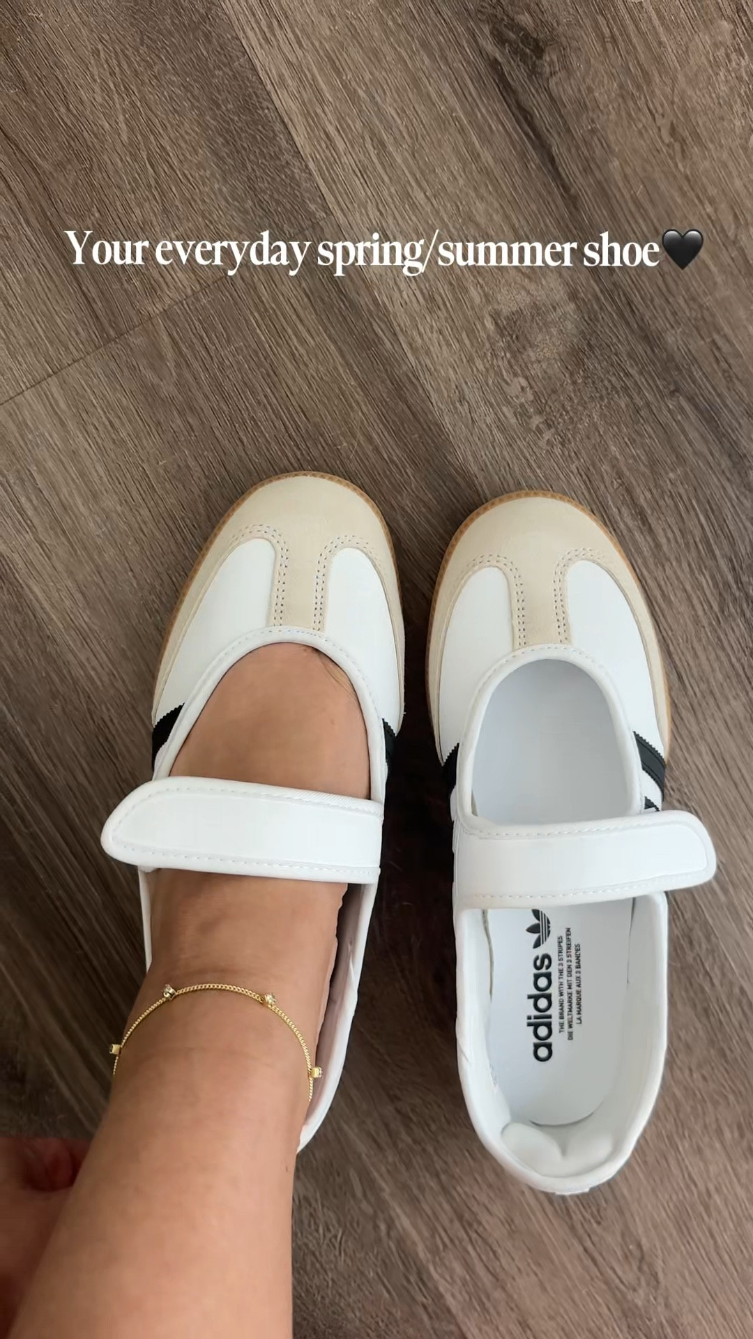 These are the “throw on and go” shoes for spring & summer😍Where are you wearing these first? Errands, brunch, travel, or work? 

They go with everything. Easy to style. No thinking required. Literally the pair you grab when you still want the outfit to hit… without doing too much 😌

Sizing details: True to size. 

I'm an 8.5 in women's and got a 7 in kids. I've been buying kids sizes whenever I can🙌🏽saves money every time