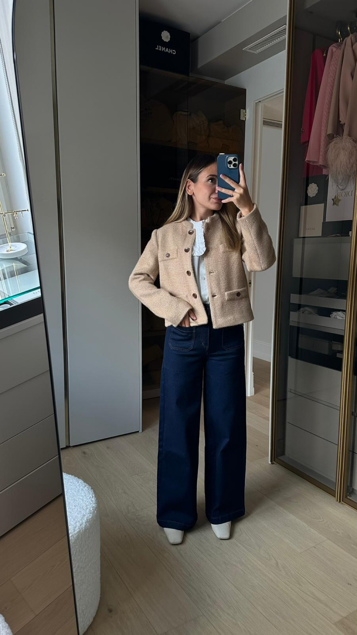 Outfit of the day ✨

Outfit inspiration, autumn style, Giacca tweed tasche, Mango, tweed trucker jacket, Sandro, Giacca tweed tasche, Jeans culotte vita alta, Jeans wideleg cuciture, Blusa, Italian. 

#LTKeurope #LTKSeasonal #LTKstyletip