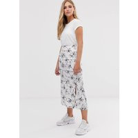 ASOS DESIGN bias cut satin midi skirt with splits in silver floral print-Multi | ASOS CH