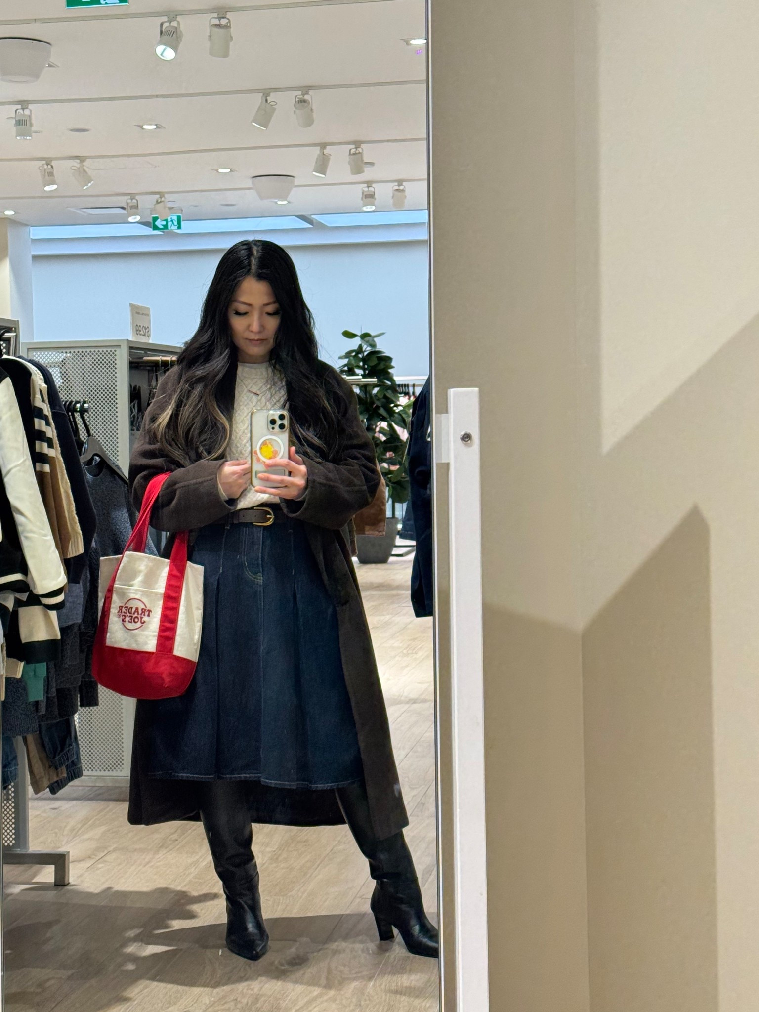 Classic denim skirt fit ❤️

#LTKcanada #LTKpetite