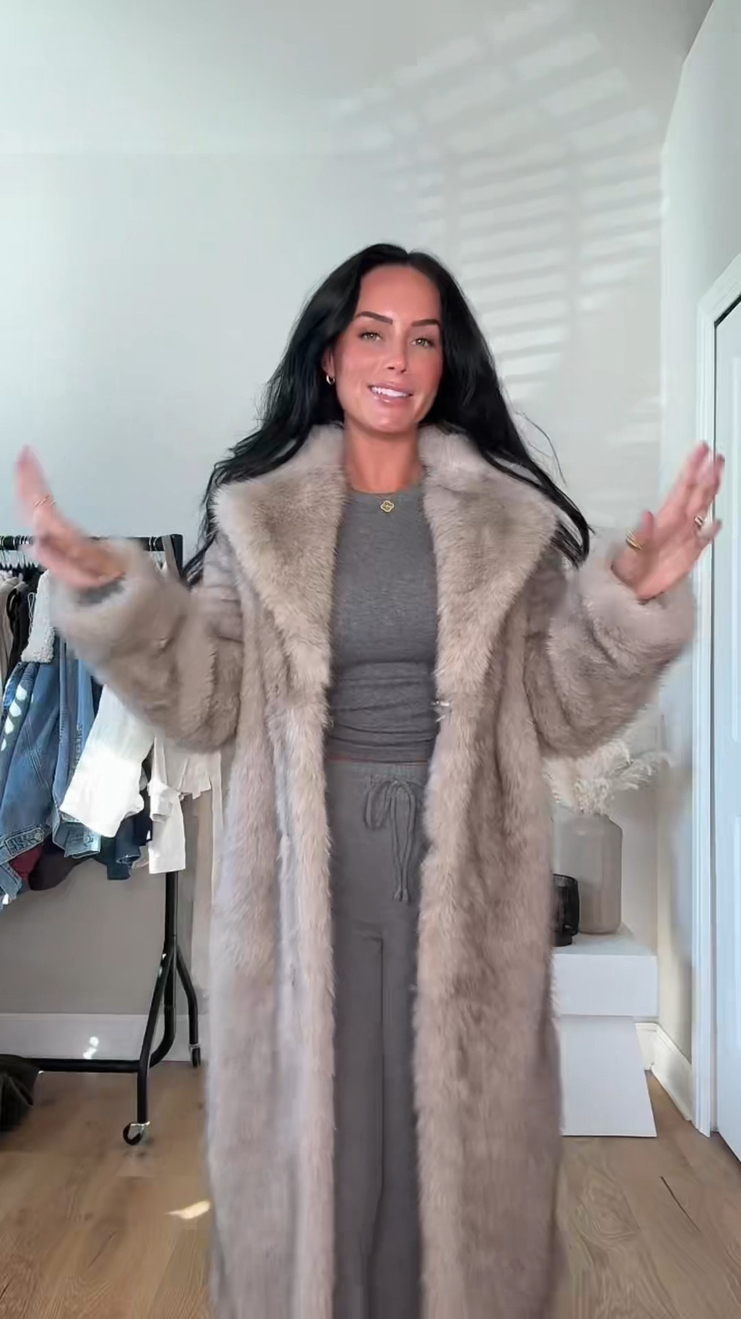 Get your 🛒 ready!! Black fiveday sale starts 11/25

My sizing 5’7, 145lbs, 32dd
I’m wearing size smalls 

@aritzia #aritziapartner 




#LTKGiftGuide #LTKSaleAlert #LTKCyberWeek