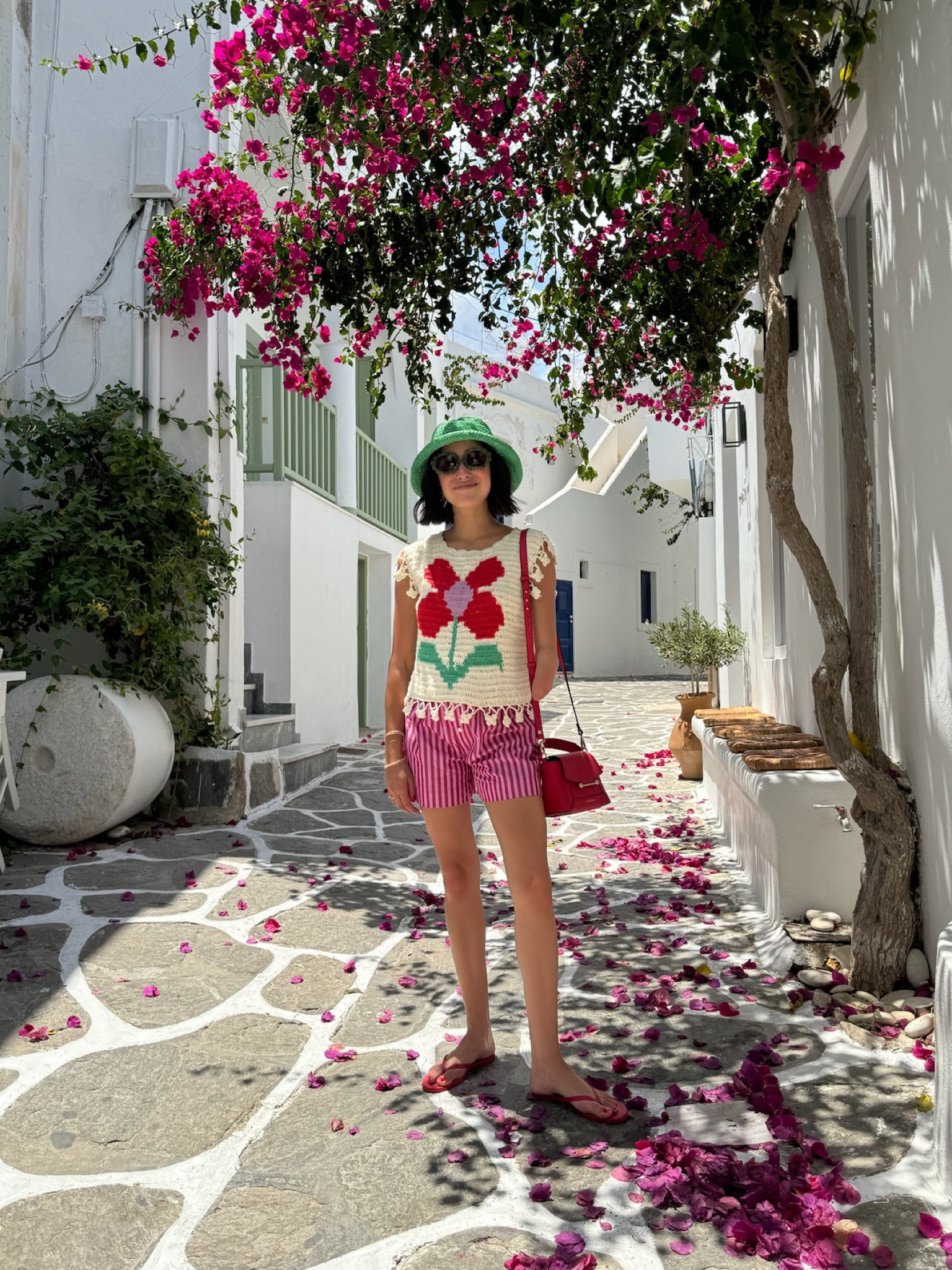 forever pairing pink and red together ❣️ #pinkshorts #comfyoutfit #crochettop #flipflops 