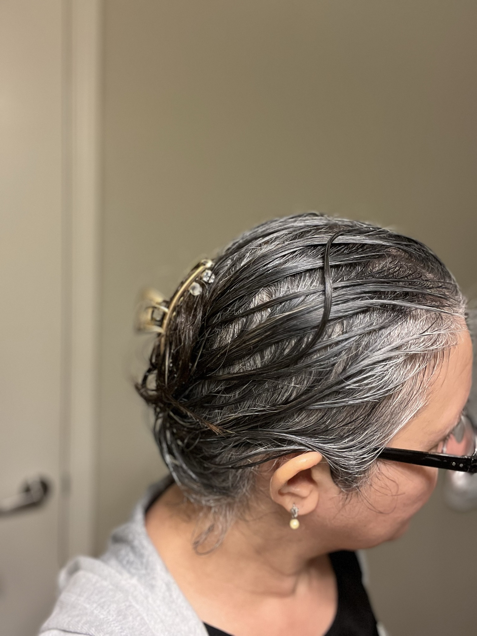I love biotin oil!! It is amazing!! It has restored my hair and is making it so shiny and smooth! And also helps it grow so much faster!! 

Here I posted some of the things that I use and that I was using on this day. You can also shop the look here! ⬇️

#LTKstyletip #LTKbeauty #LTKfitness