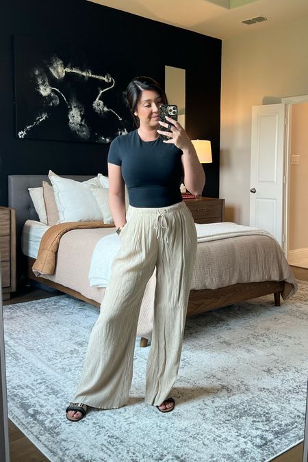 Today’s casual #ootd for my hair appt. I don’t love sitting in uncomfy pants for a hair appt so I went with these super soft and stretchy Abercrombie pants and a bodysuit. Wearing medium in both  

#LTKshoecrush #LTKstyletip