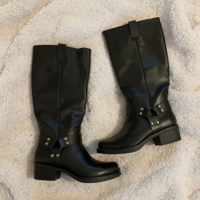 Riding boots are having a major moment this spring 👏 These instantly make any outfit look put together — perfect with dresses, skirts, or denim. Linked my pair!


#LTKSeasonal #LTKootd #LTKgrwm