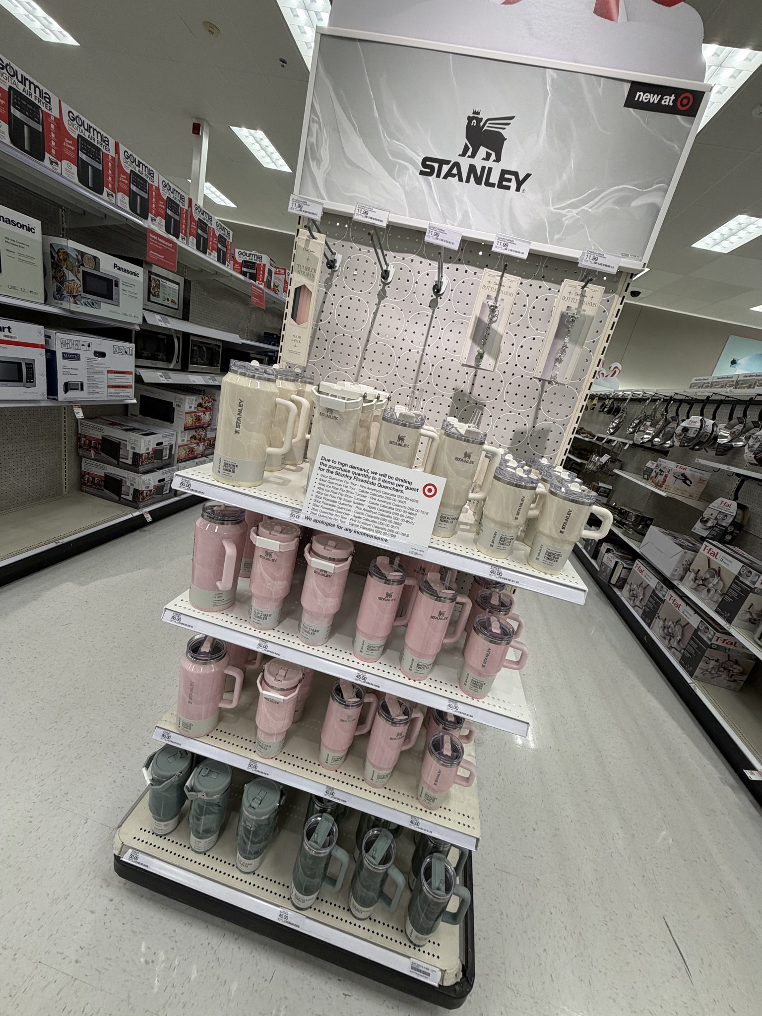 LAST CHANCE to get the Stanley Swirl collection before it’s completely sold out - the NEW Stanley Valentine’s Day Collection is out in stores now. I linked the new ones down below, but the swirl collection is too good to miss. 

#LTKHoliday #LTKGiftGuide #LTKActive