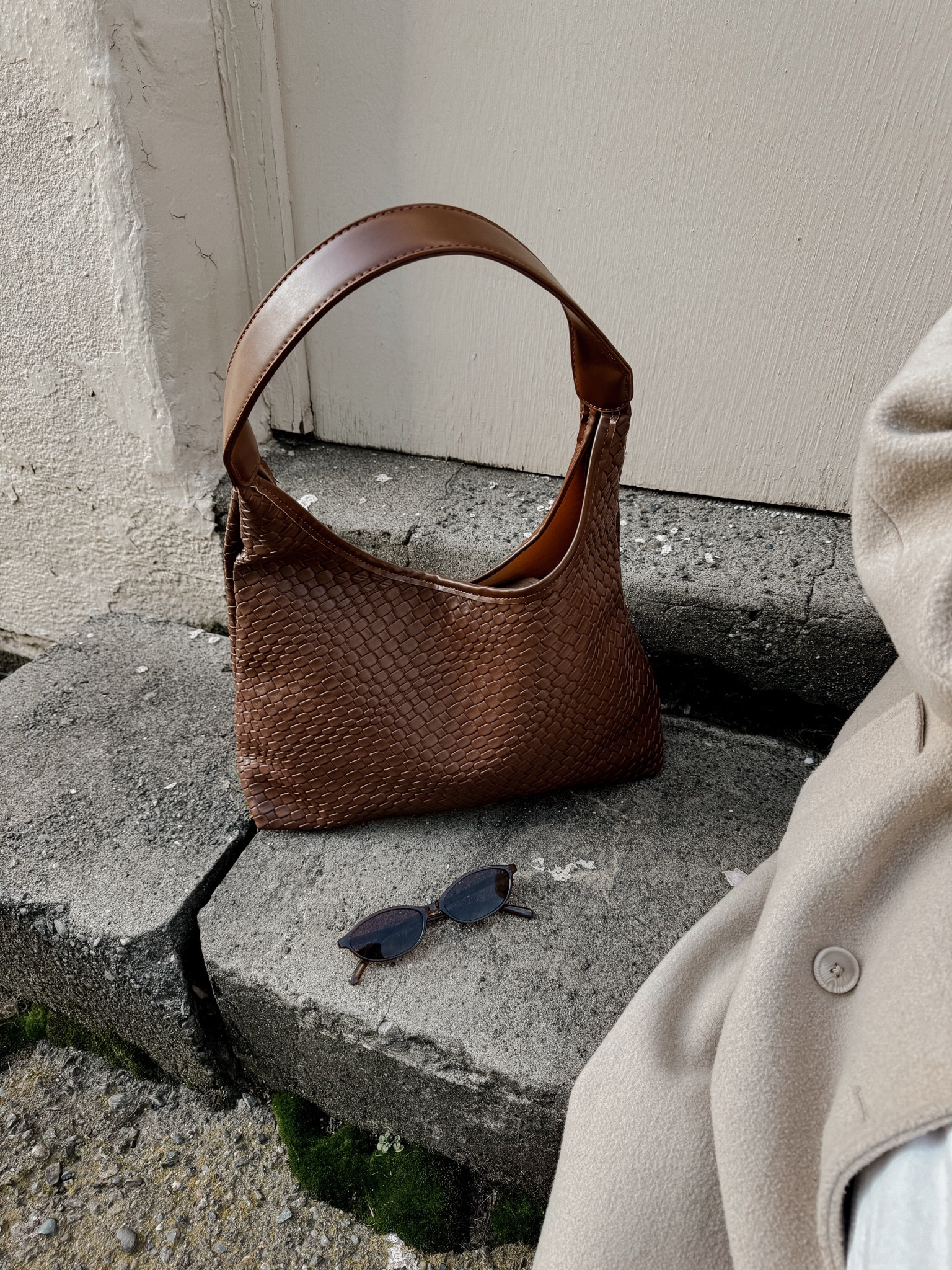 obsessed with this purse, it comes in multiple colors and holds so much!! 

#LTKWorkwear #LTKStyleTip #LTKFindsUnder50