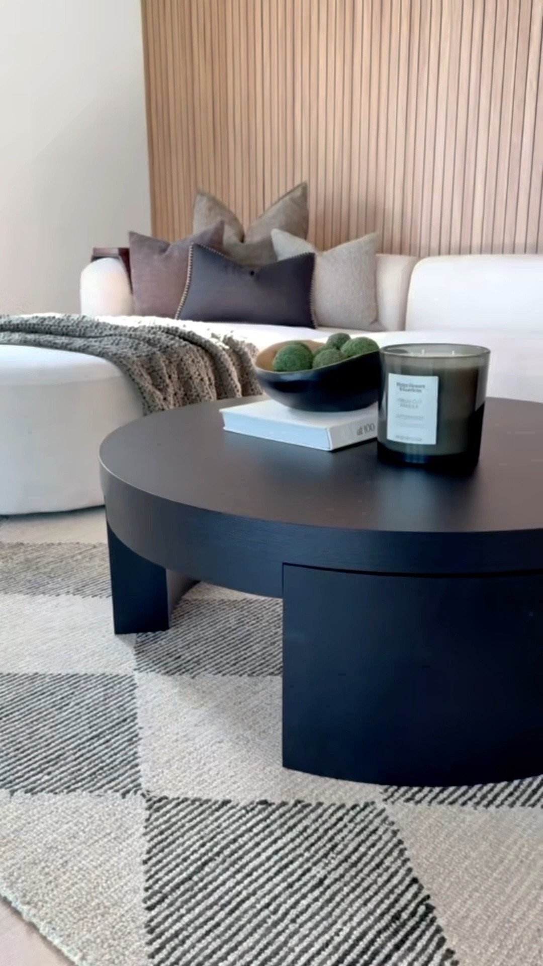 These pieces look designer but they’re from Walmart 🤫❤️ Arched cabinet is on sale and available in different color options!



Home
Home decor
Arched black cabinet
Black coffee table 
Viral coffee table 
Viral arched cabinet
home decor 

#LTKHome #LTKSaleAlert