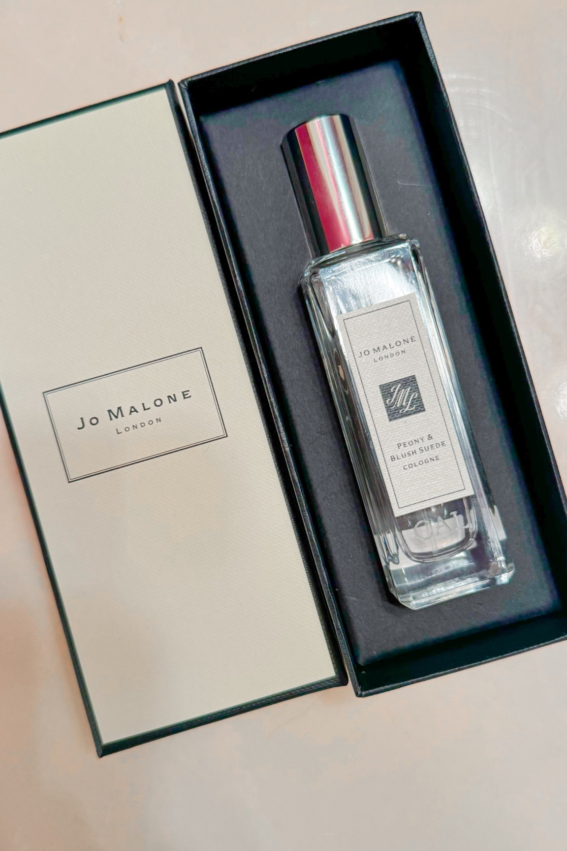 In LOVE with this scent so floral and fresh. Was gifted to me for my birthday and you can even get your name engraved on the bottle! 

#jomalone #perfume #jomaloneperfume #signaturescent #fragrance #roomdiffuser #candle #jomalonecandle #soap #gift #giftguide 

#LTKGiftGuide