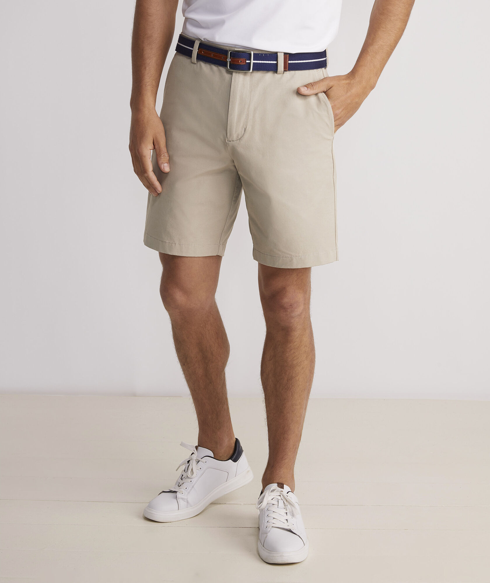 Performance 9 Inch On-The-Go Shorts | vineyard vines