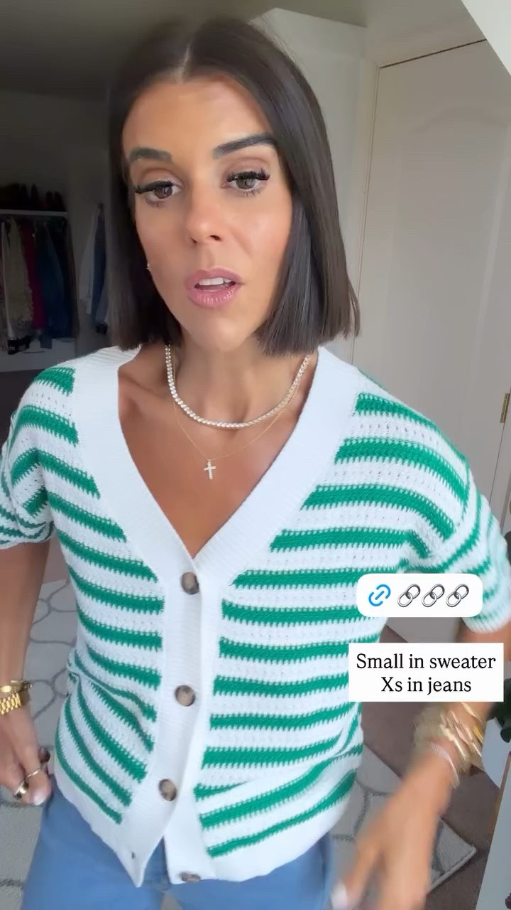 Small in sweater
Xs in jeans