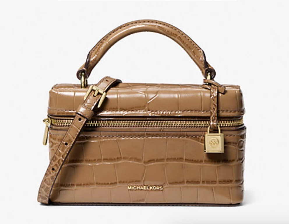 Fell in love with the Jana bag from Michael Kors and it’s a must buy right now especially in this colour with over 40% off! 100% real leather too, it’s a keep and a great last minute gift. 
.
.
.
.
.
Accessories designer bag affordable 

#LTKstyletip #LTKbag #LTKgiftguide
