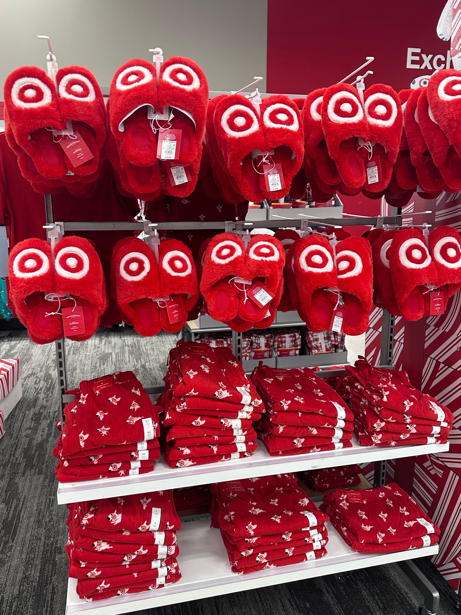 Aren’t these adorable ⁉️ Target’s Bullseye slippers and matching PJ’s ‼️ Everyone loves Target so they’d love these matching sets for the whole family  ‼️ 

Get them before they’re gone 😉