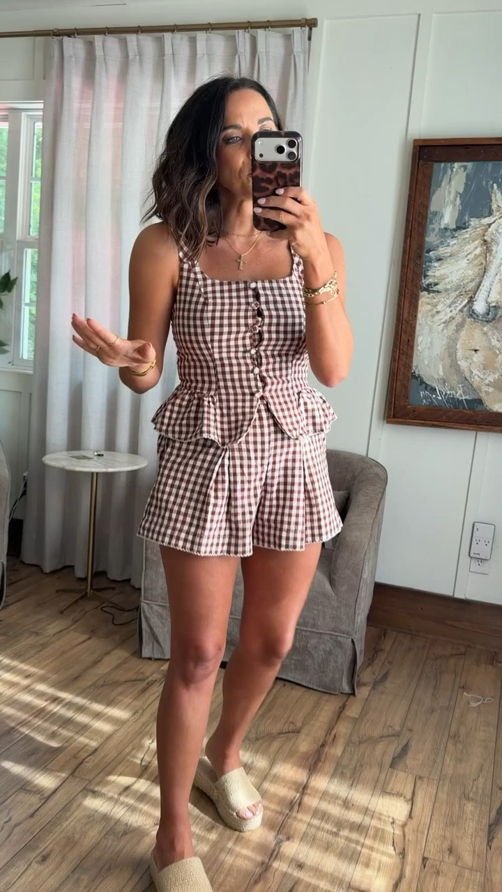 if it’s gingham I want it! so classy so pretty for summer! 🤩

Size small 5’3 for reference!

#targetfashion #targetmusthaves #ginghamoutfit