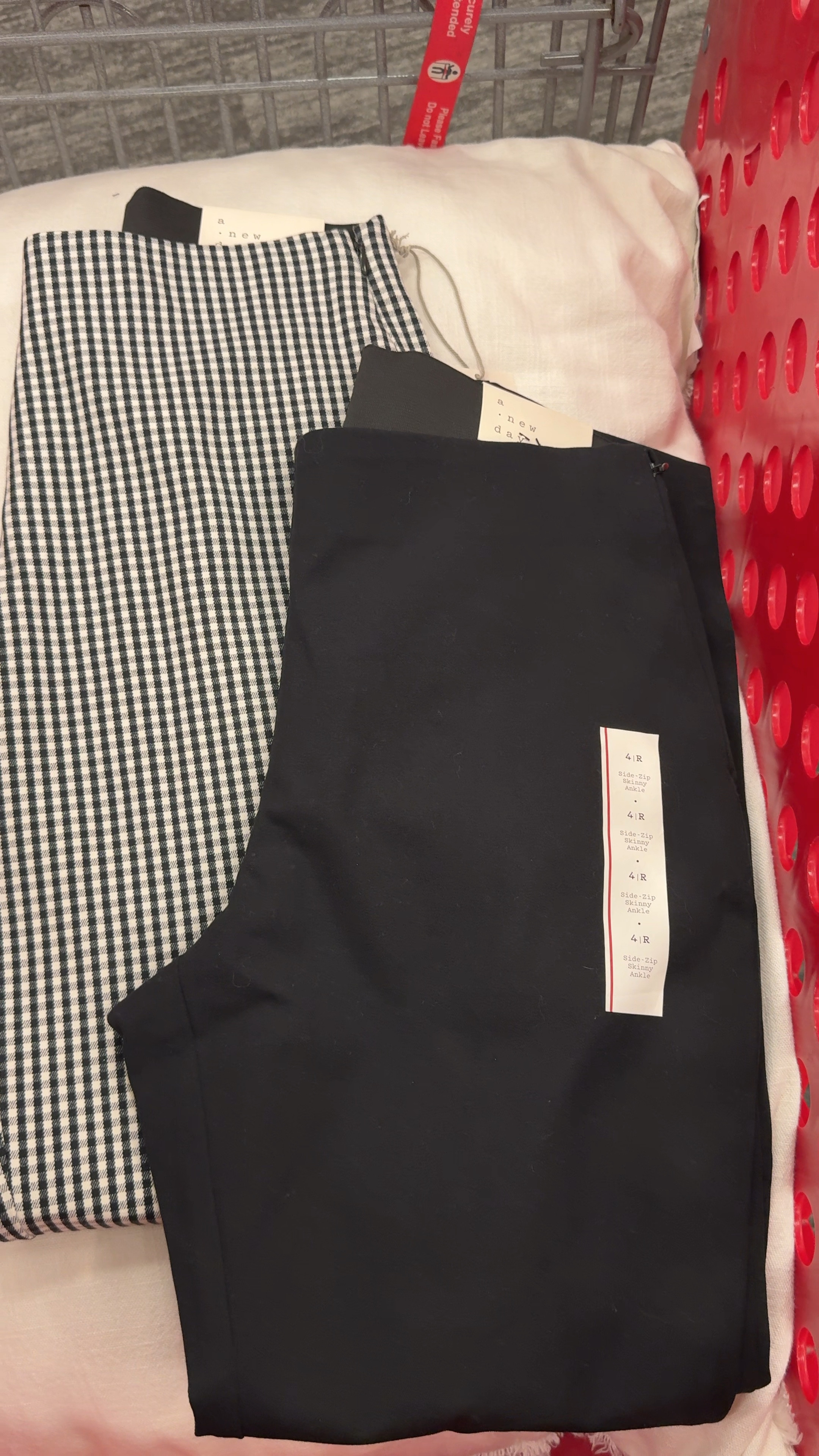 Stretchy waist pants 
#LTKsalealert
#LTKFindsUnder50 
#LTKFindsUnder100
#LTKSeasonal 
#LTKStyleTip
#LTKBacktoSchool 
#LTKWorkwear 

