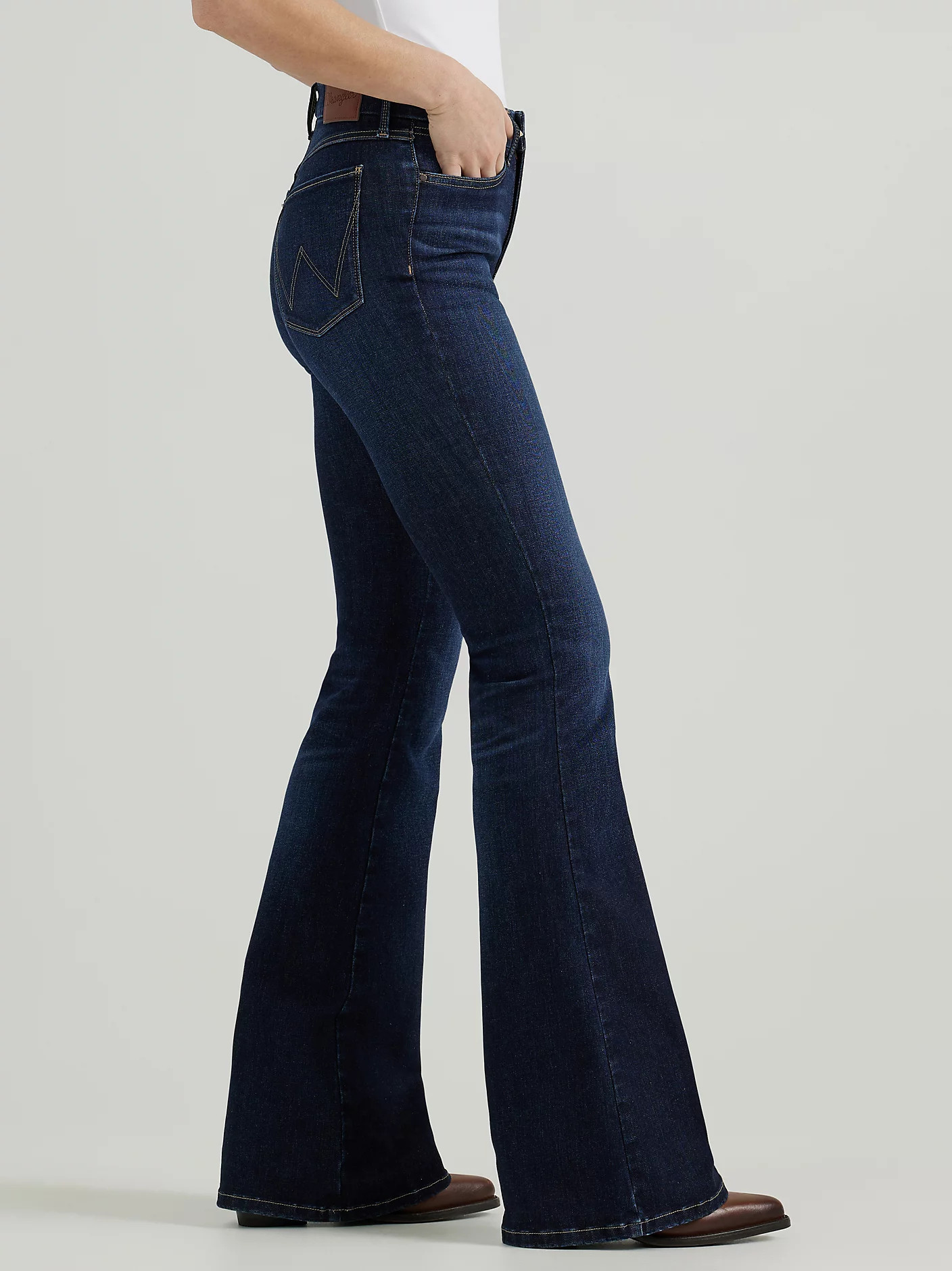 Women's Wrangler Bespoke High Rise Flare Jean | Wrangler