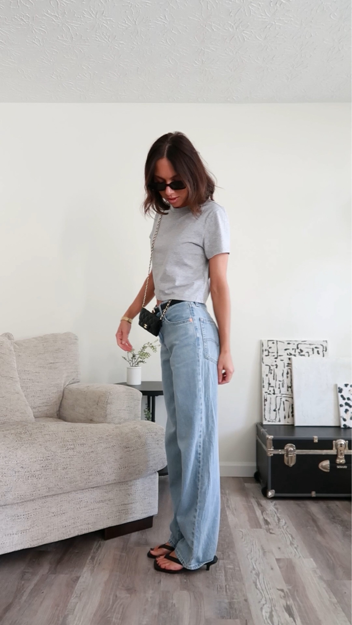 Casual tshirt outfit with Levi’s jeans

#LTKShoeCrush #LTKStyleTip #LTKFindsUnder100