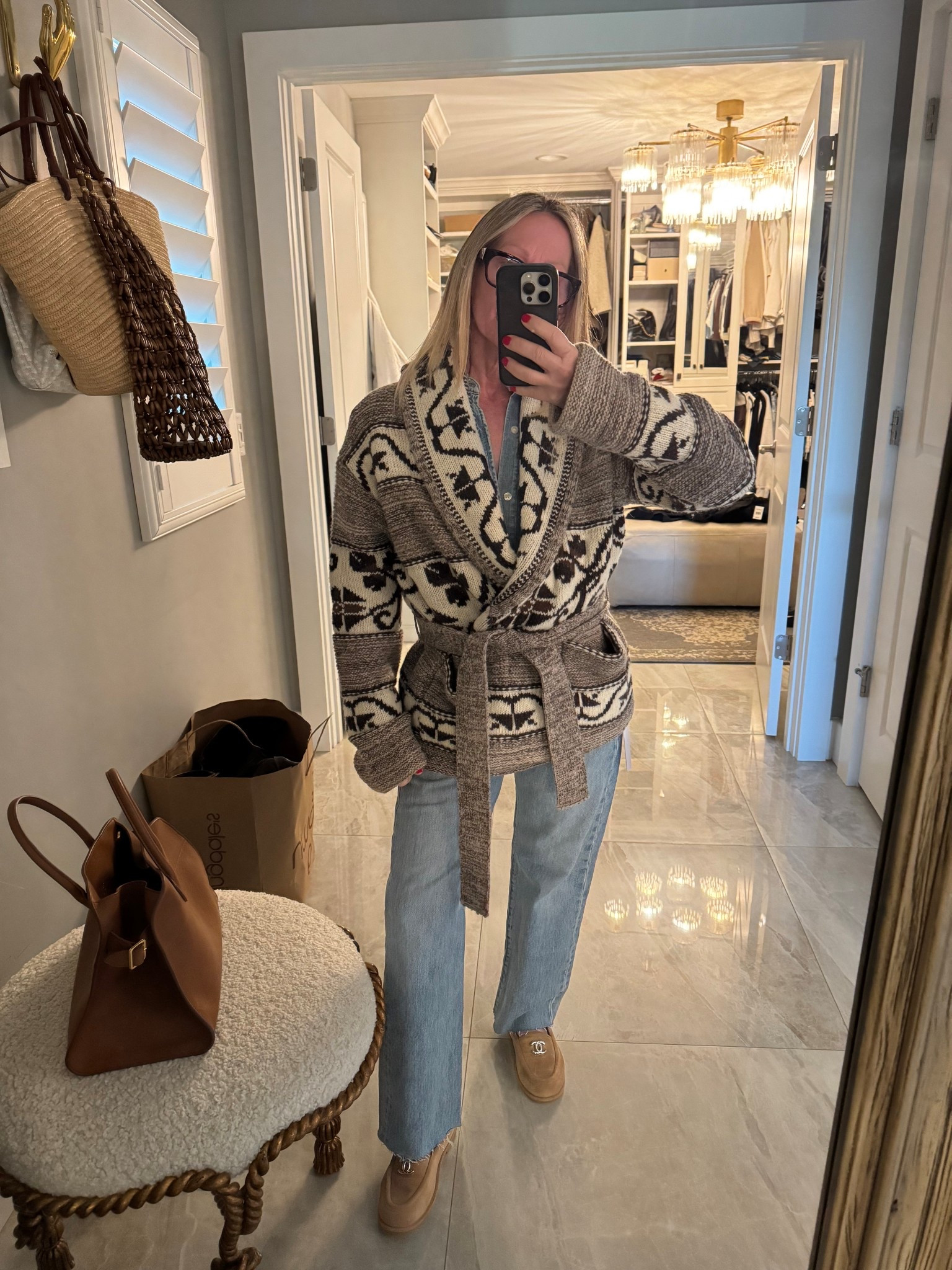 Wearing an XS in the sweater and 26 in the denim. 

#LTKootd #LTKHoliday #LTKPetite