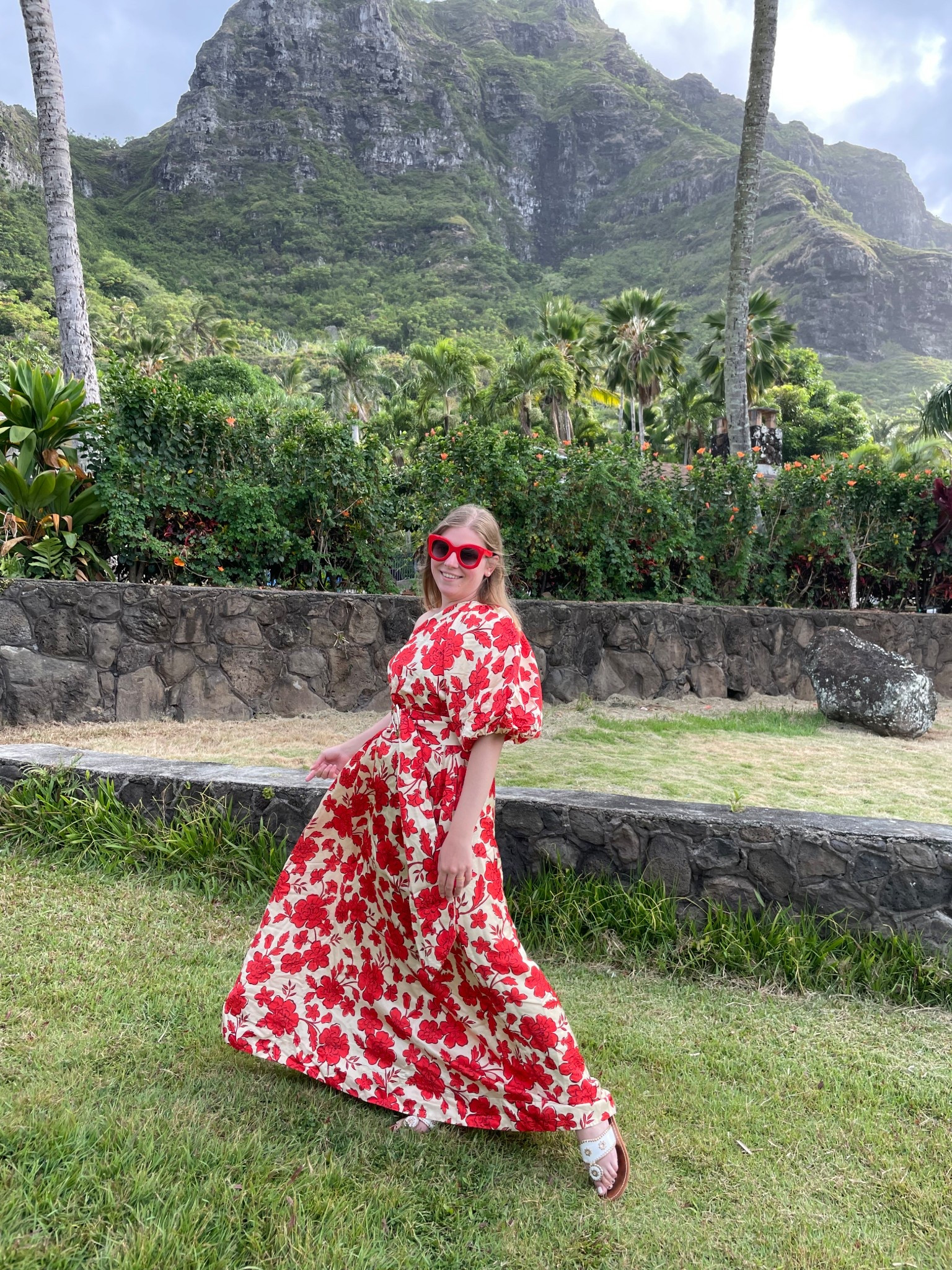 One shoulder gown in a bold red floral print to mimic the scenery of Hawaii  

#LTKSeasonal