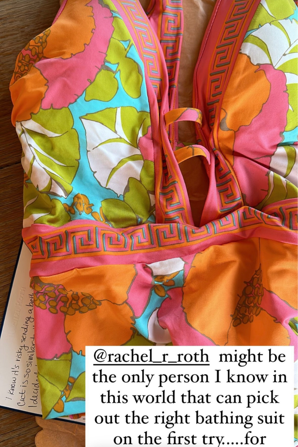 This bathing suit is a perfect fit and incredibly flattering 👙😘